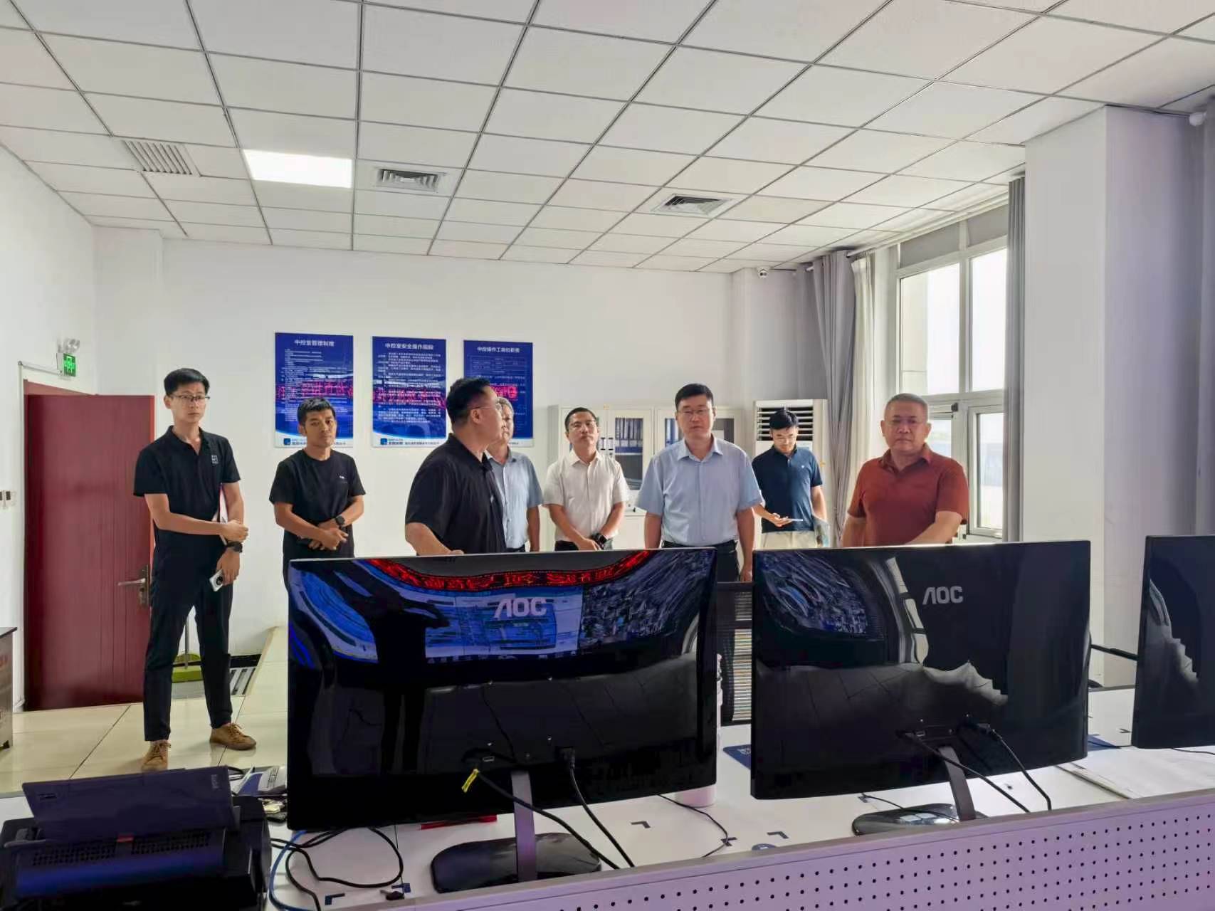 资源与环境系党总支书记崔灵智出席仪式